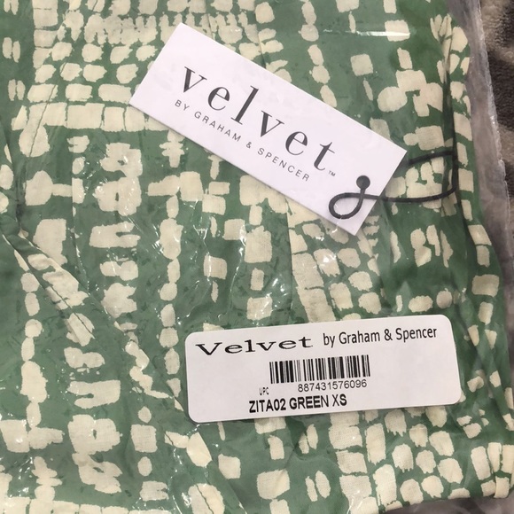 Velvet by Graham & Spencer Zita Blouse Tank Top in Green Size XS - Picture 15 of 16